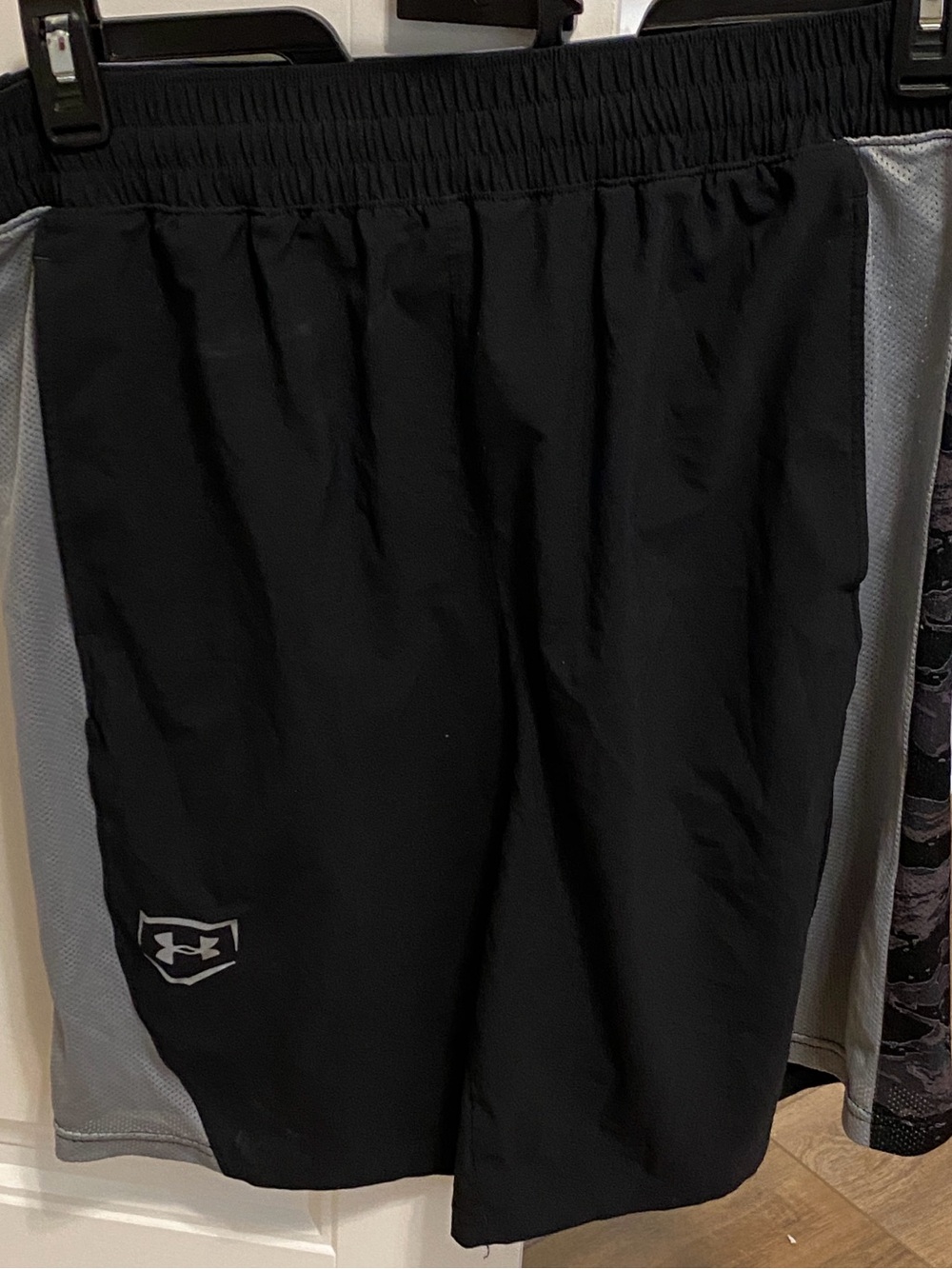 Under Armour Men’s Black and Gray Athletic Training Shorts